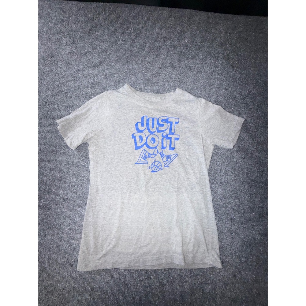 Nike Boys Gray Just Do It Basketball Graphic T-Shirt Size Large L Short Sleeve